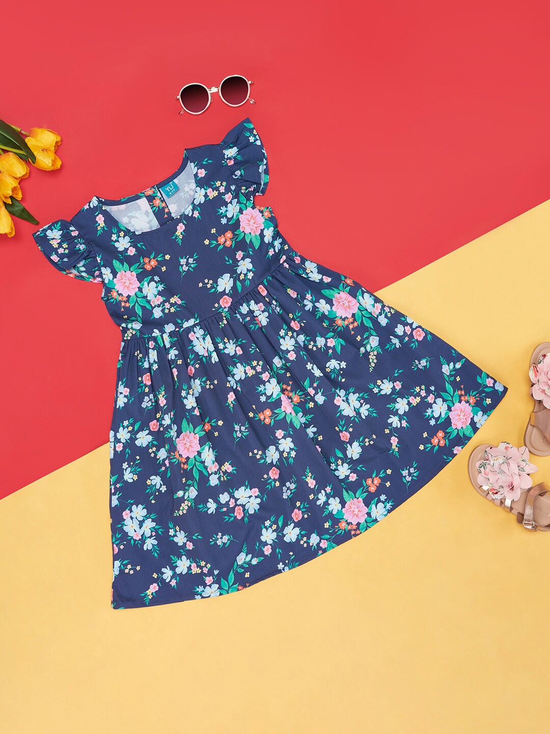 YU by Pantaloons Girls Floral Printed Cotton Fit & Flare Dress, Navy blue
YU by Pantaloons Girls Floral Printed Cotton Fit & Flare Dress, Navy blue