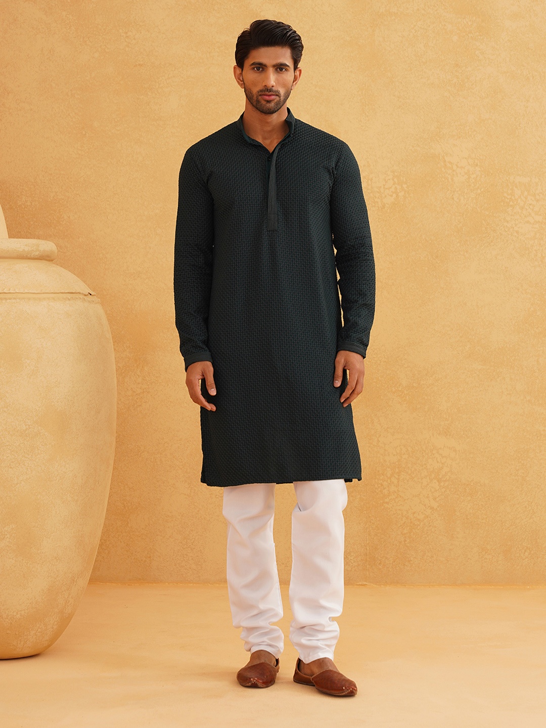 SOJANYA Ethnic Motifs Embroidered Mandarin Collar Thread Work Pure Cotton Straight Kurta, Green
SOJANYA Ethnic Motifs Embroidered Mandarin Collar Thread Work Pure Cotton Straight Kurta, Green