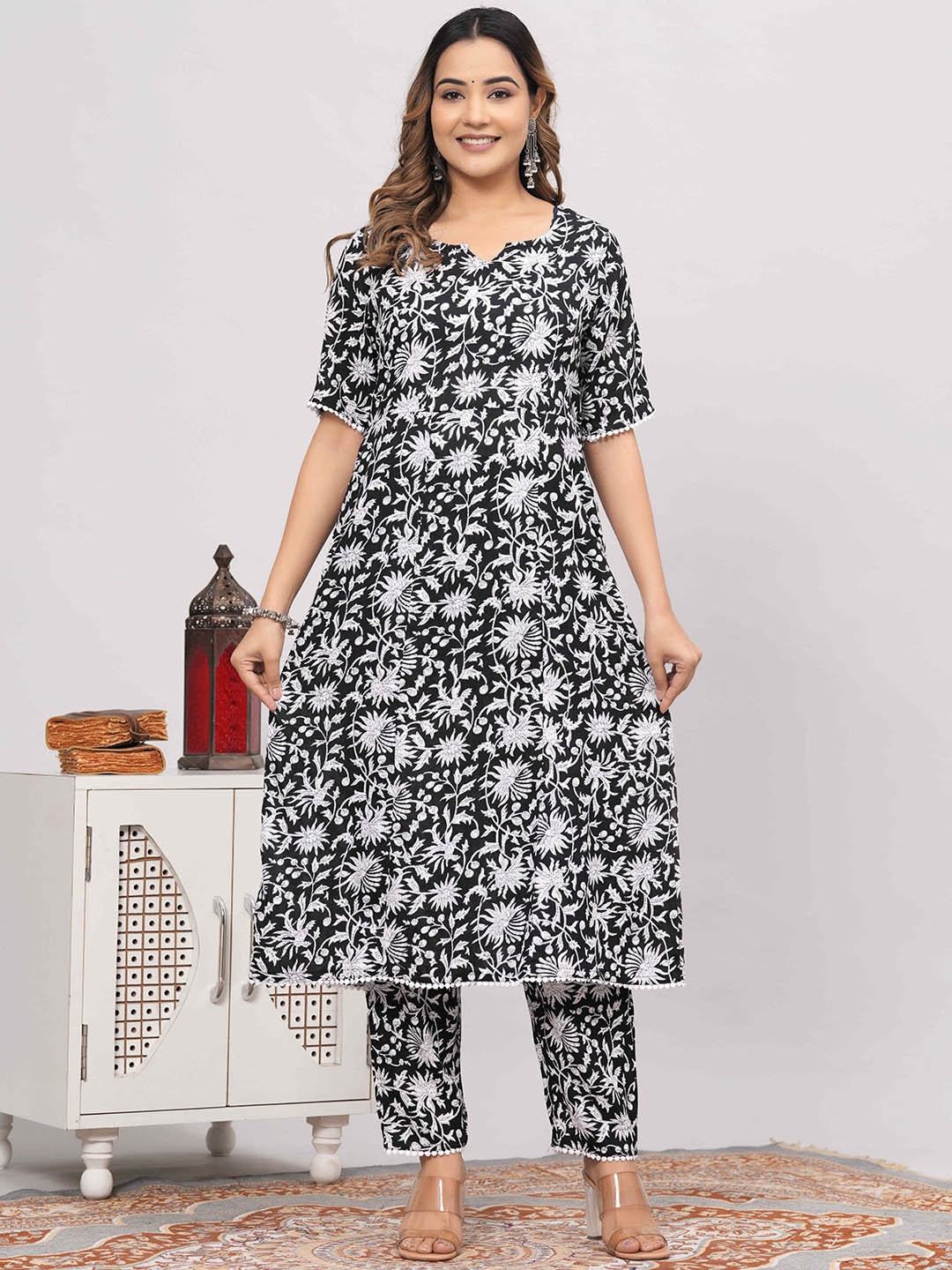 BAESD Floral Printed Pleated V-Neck Short Sleeves A-Line Kurta With Palazzo, Black
BAESD Floral Printed Pleated V-Neck Short Sleeves A-Line Kurta With Palazzo, Black