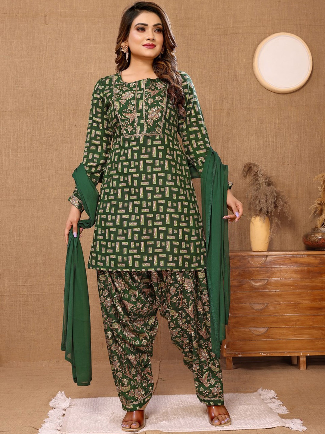 Titanium Silk Industries Geometric Printed Straight Kurta with Dhoti Pants & Dupatta, Green
Titanium Silk Industries Geometric Printed Straight Kurta with Dhoti Pants & Dupatta, Green