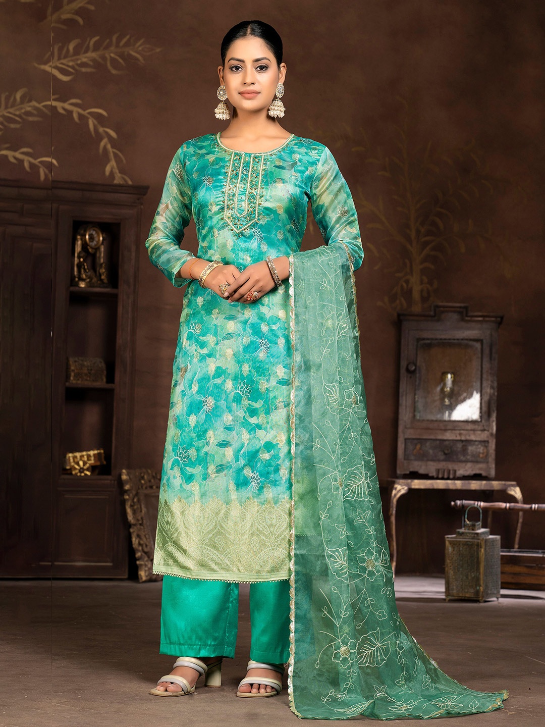 MANVAA Floral Printed Beads & Stones Banarasi Jacquard Unstitched Dress Material, Green
MANVAA Floral Printed Beads & Stones Banarasi Jacquard Unstitched Dress Material, Green