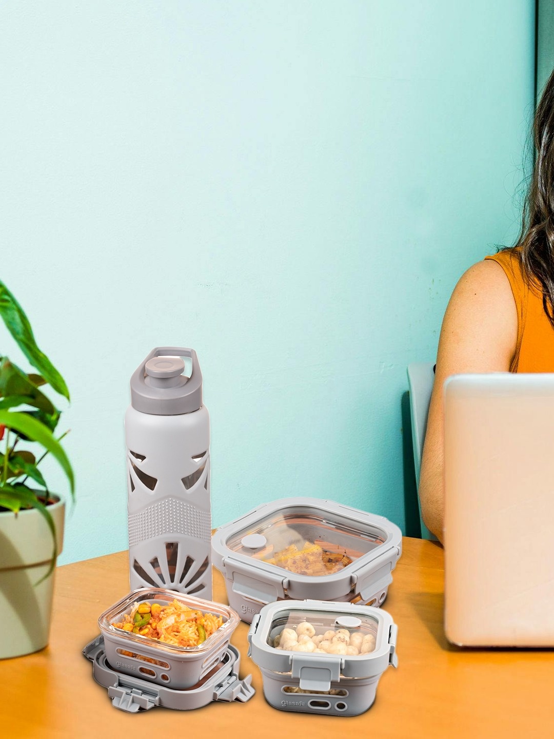 GLASAFE Grey & Transparent 4 Pieces Glass Dishwasher and Microwave Safe Lunch Box & Bottle
GLASAFE Grey & Transparent 4 Pieces Glass Dishwasher and Microwave Safe Lunch Box & Bottle