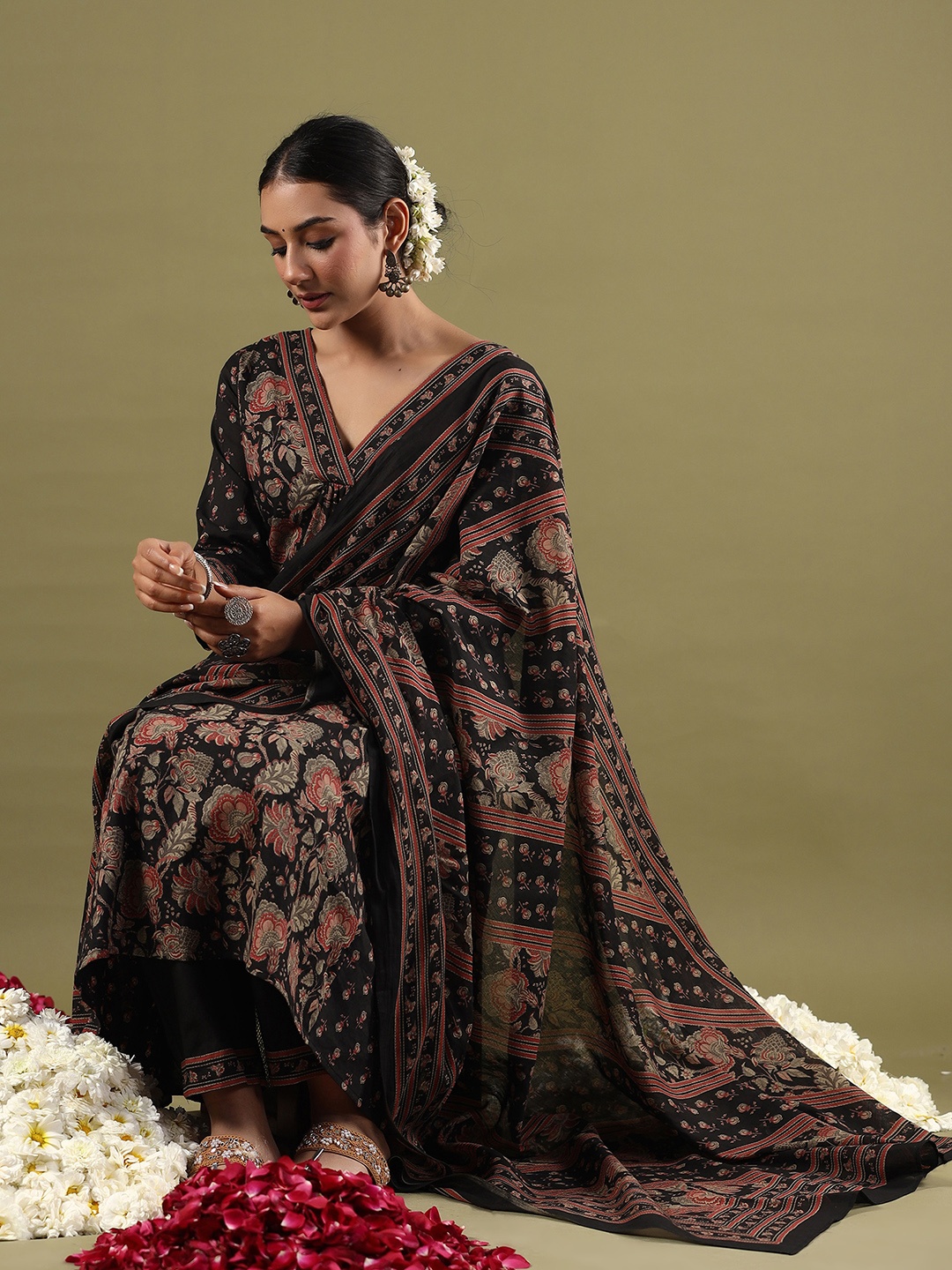 Indo Era Ethnic Motifs Printed Pleated Pure Cotton A-Line Kurta With Trousers & Dupatta, Black
Indo Era Ethnic Motifs Printed Pleated Pure Cotton A-Line Kurta With Trousers & Dupatta, Black