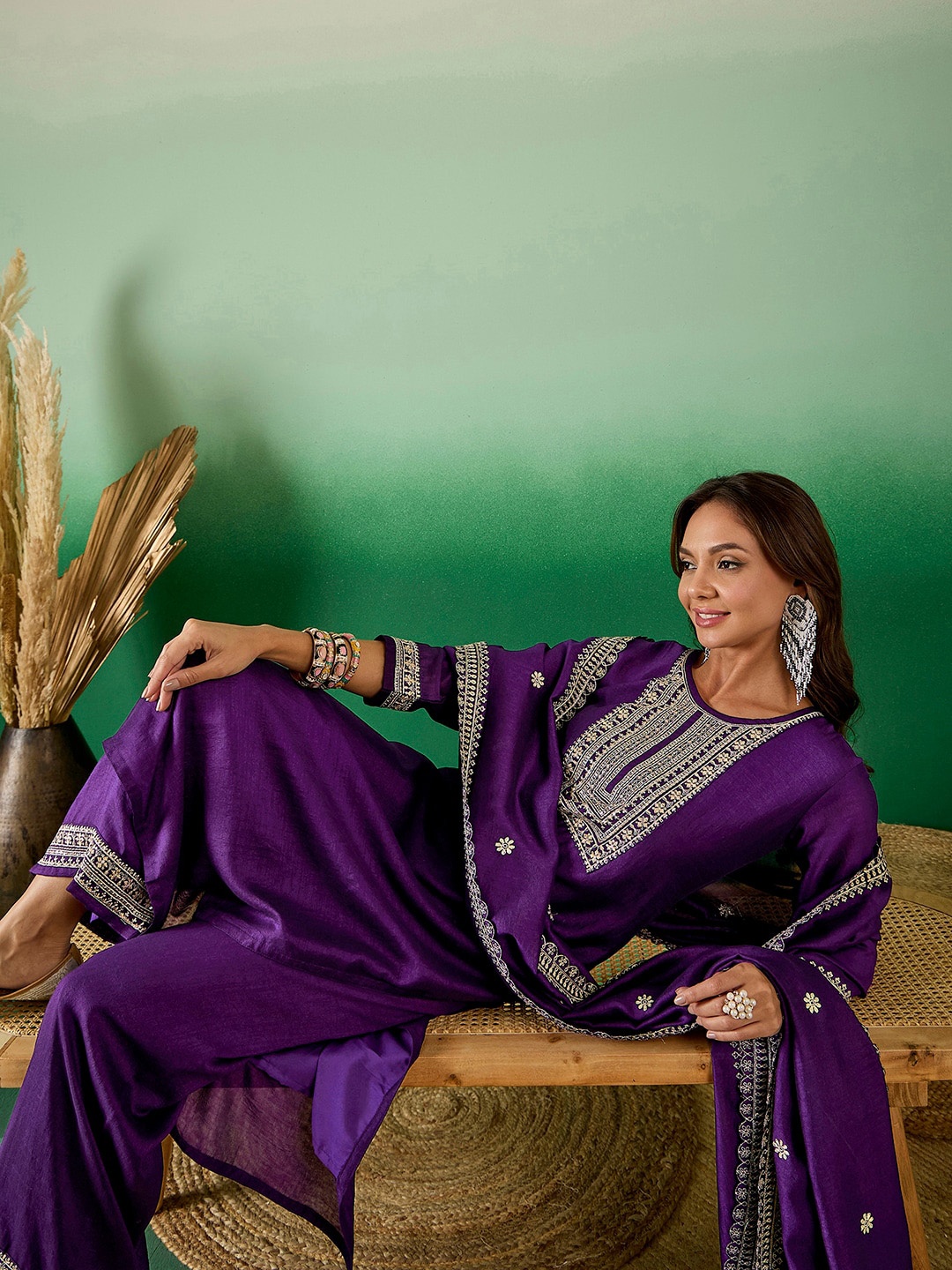 Sangria Ethnic Motifs Embroidered Sequinned Straight Kurta With Trousers & Dupatta, Purple
Sangria Ethnic Motifs Embroidered Sequinned Straight Kurta With Trousers & Dupatta, Purple