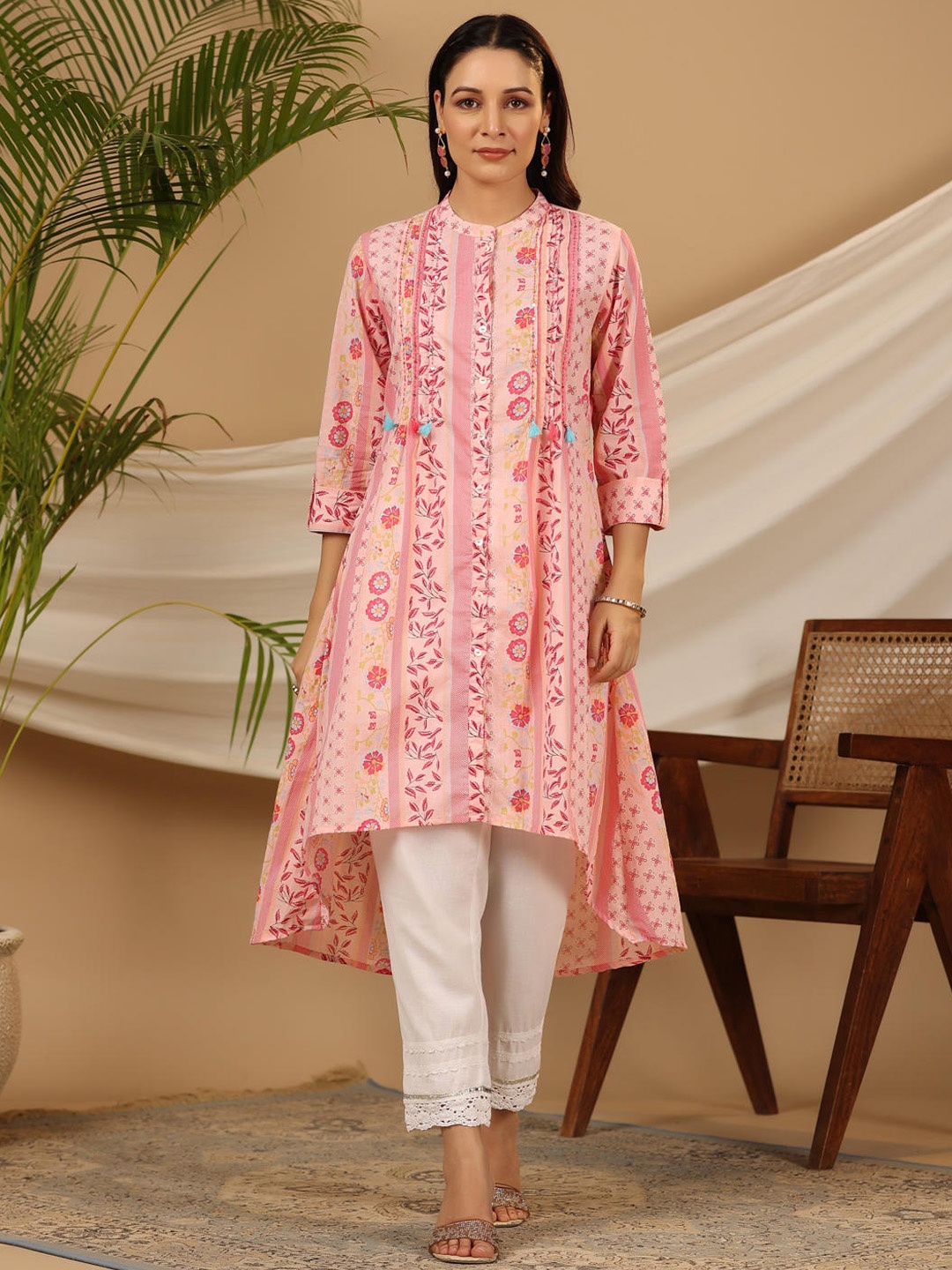 Juniper Ethnic Motifs Printed Mandarin Collar Three-Quarter Sleeves Cotton Floral Kurta, Pink
Juniper Ethnic Motifs Printed Mandarin Collar Three-Quarter Sleeves Cotton Floral Kurta, Pink