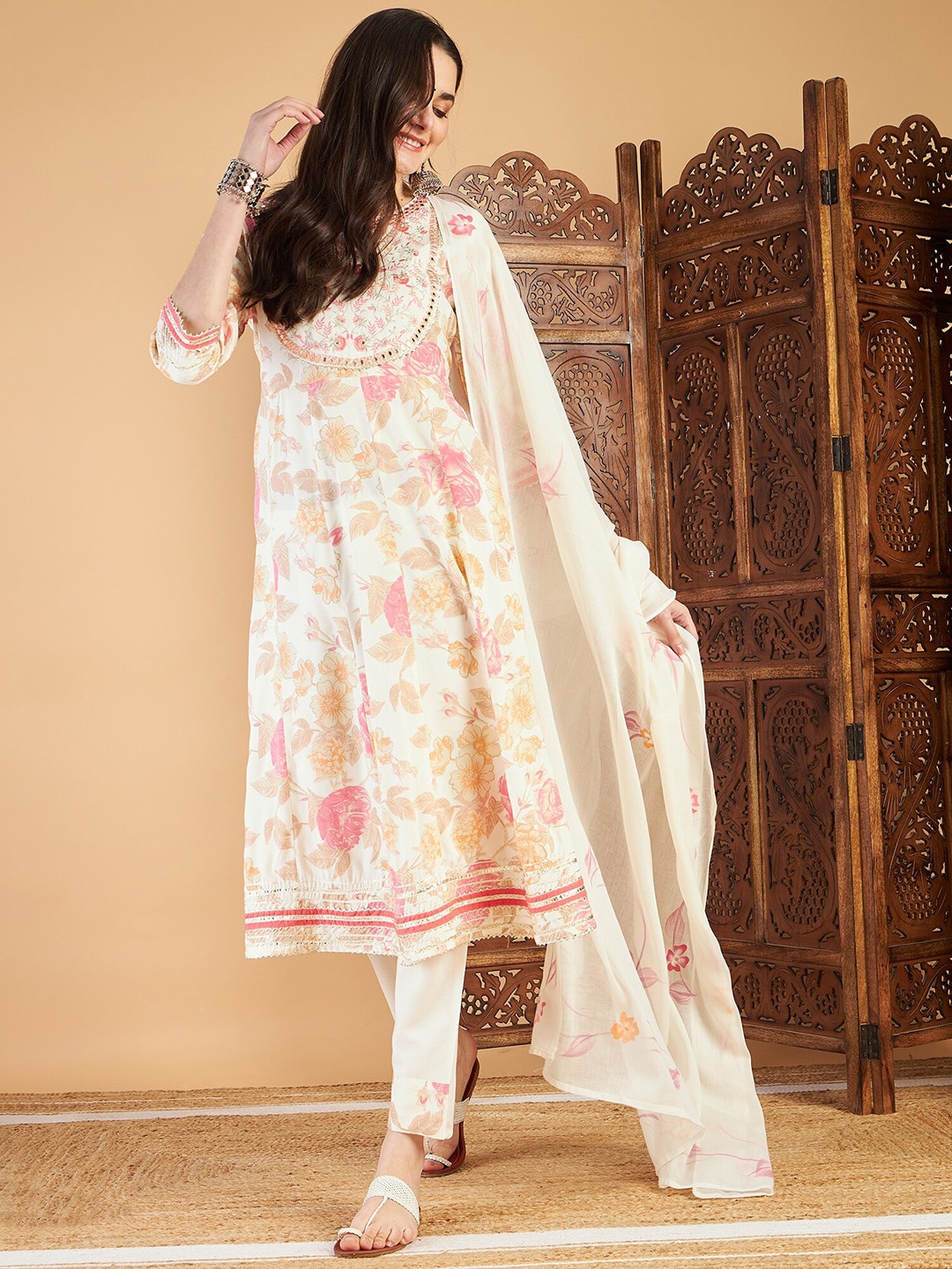 DIVYANK Floral Printed Pleated Thread Work Kurta with Trousers & With Dupatta, Off white
DIVYANK Floral Printed Pleated Thread Work Kurta with Trousers & With Dupatta, Off white