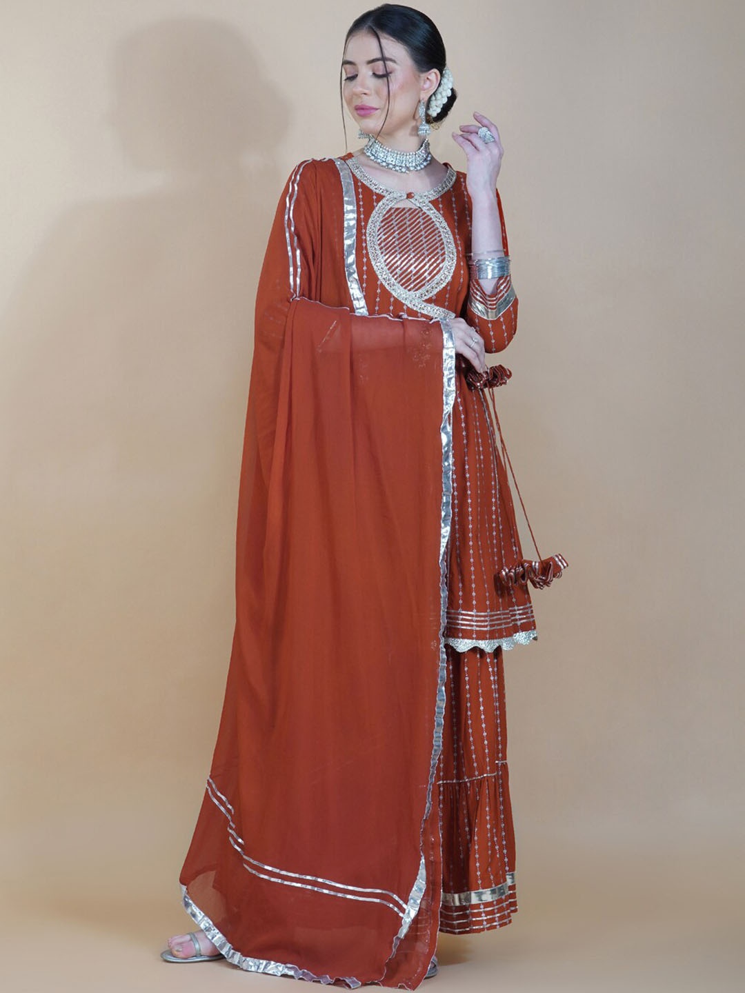 HERE&NOW Geometric Printed Gotta Patti Anarkali Kurti with Sharara & With Dupatta, Maroon
HERE&NOW Geometric Printed Gotta Patti Anarkali Kurti with Sharara & With Dupatta, Maroon