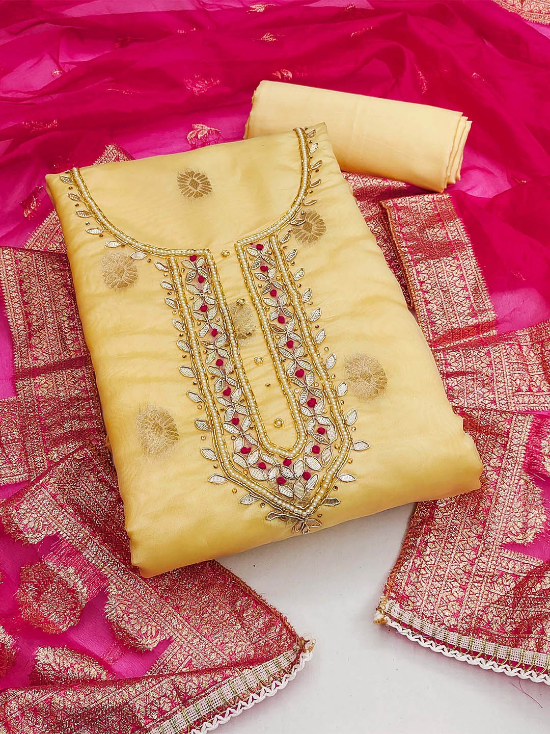 KALINI Ethnic Motifs Woven Designed Beads & Stones Organza Unstitched Dress Material, Yellow
KALINI Ethnic Motifs Woven Designed Beads & Stones Organza Unstitched Dress Material, Yellow