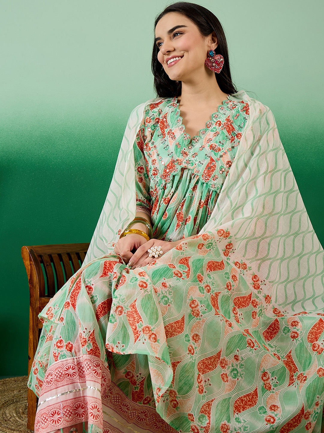 Sangria Green Ethnic Motifs Printed Pure Cotton V-Neck Kurta With Trousers & Dupatta
Sangria Green Ethnic Motifs Printed Pure Cotton V-Neck Kurta With Trousers & Dupatta