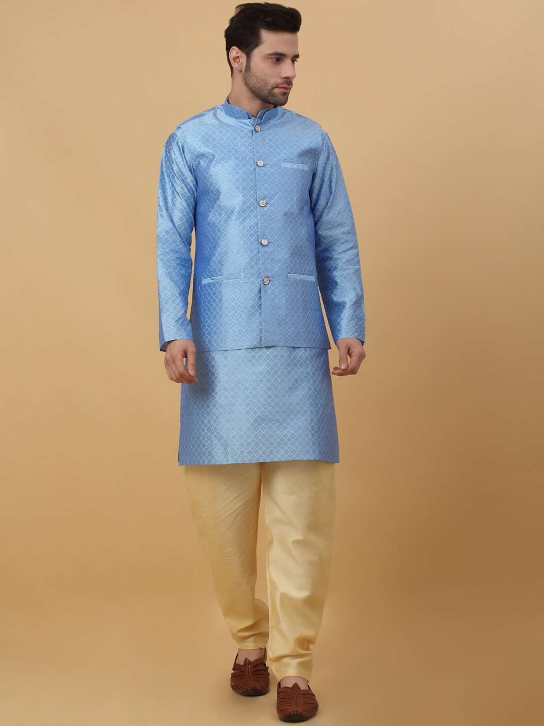 KRAFT INDIA Ethnic Motifs Mandarin Collar Regular Kurta With Churidar & Jacket, Blue
KRAFT INDIA Ethnic Motifs Mandarin Collar Regular Kurta With Churidar & Jacket, Blue