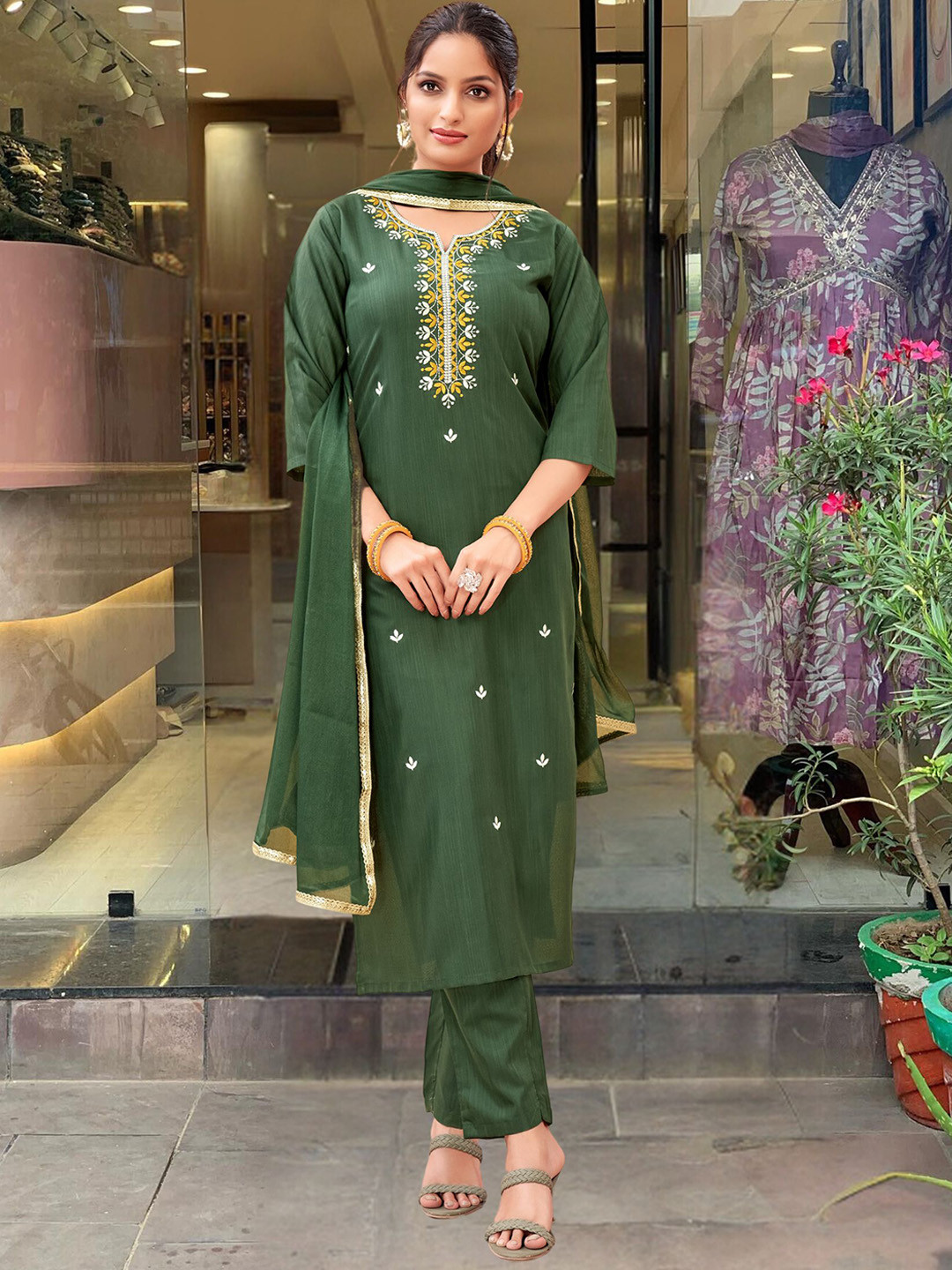 KALINI Ethnic Motifs Printed Round Neck Three-Quarter Sleeves Pure Cotton Kurta Set, Green
KALINI Ethnic Motifs Printed Round Neck Three-Quarter Sleeves Pure Cotton Kurta Set, Green