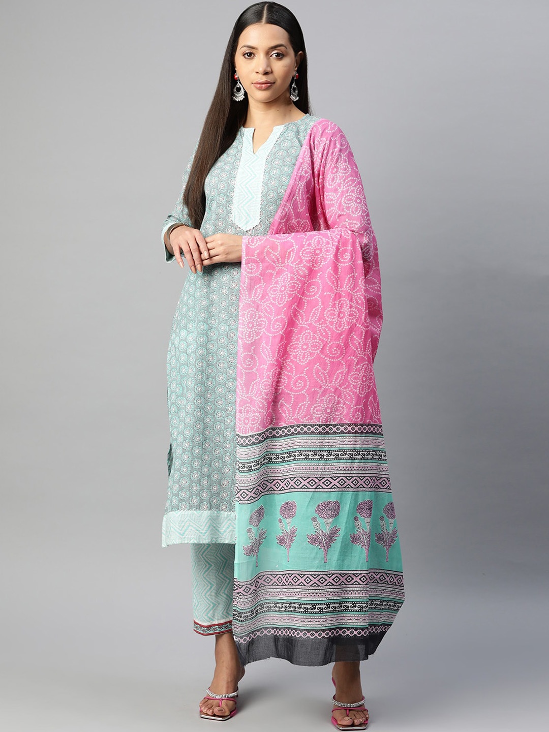 BUTA BUTI Floral Printed Regular Gotta Patti Pure Cotton Kurta With Trousers & Dupatta, Green
BUTA BUTI Floral Printed Regular Gotta Patti Pure Cotton Kurta With Trousers & Dupatta, Green