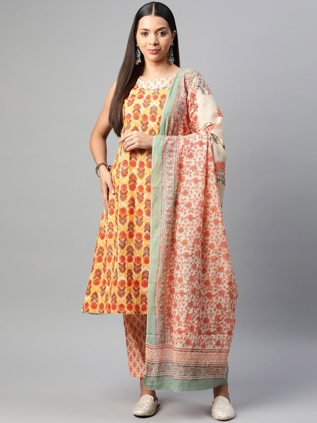 BUTA BUTI Floral Printed Regular Gotta Patti Pure Cotton Kurta With Trousers & Dupatta, Yellow
BUTA BUTI Floral Printed Regular Gotta Patti Pure Cotton Kurta With Trousers & Dupatta, Yellow