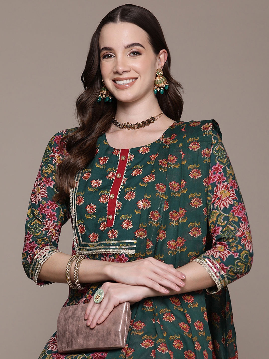 Readiprint Floral Printed Gotta Patti Pure Cotton Kurta with Trousers & Dupatta, Green
Readiprint Floral Printed Gotta Patti Pure Cotton Kurta with Trousers & Dupatta, Green