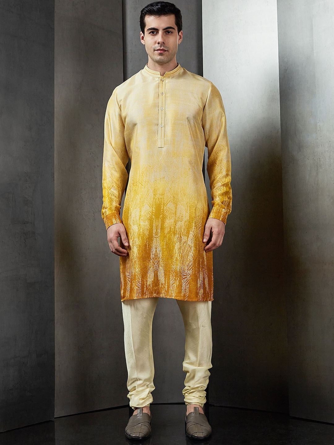 Rohit Gandhi + Rahul Khanna Mandarin Collar Abstarct Printed Strigth Kurta, Mustard
Rohit Gandhi + Rahul Khanna Mandarin Collar Abstarct Printed Strigth Kurta, Mustard