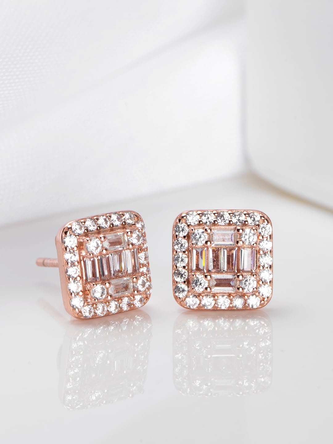 Zavya 925 Pure Sterling Silver Rose Gold-Plated Stone-Studded Contemporary Studs Earrings
Zavya 925 Pure Sterling Silver Rose Gold-Plated Stone-Studded Contemporary Studs Earrings