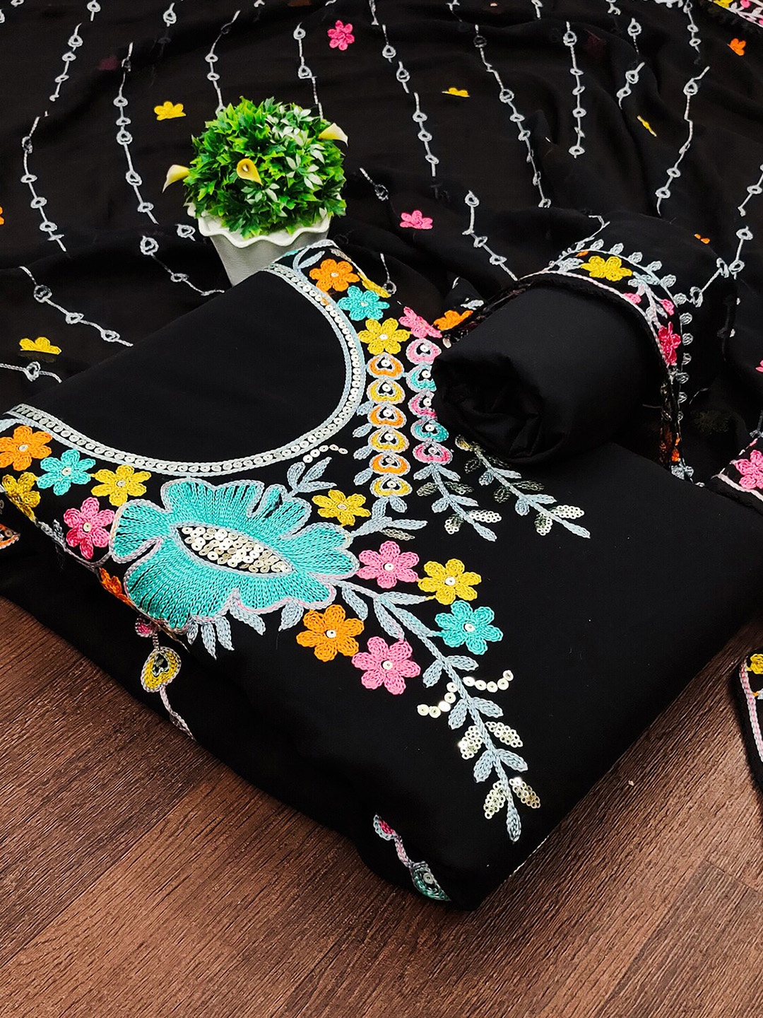 Leeza Store Floral Embellished Sequined Silk Georgette Unstitched Dress Material, Black
Leeza Store Floral Embellished Sequined Silk Georgette Unstitched Dress Material, Black