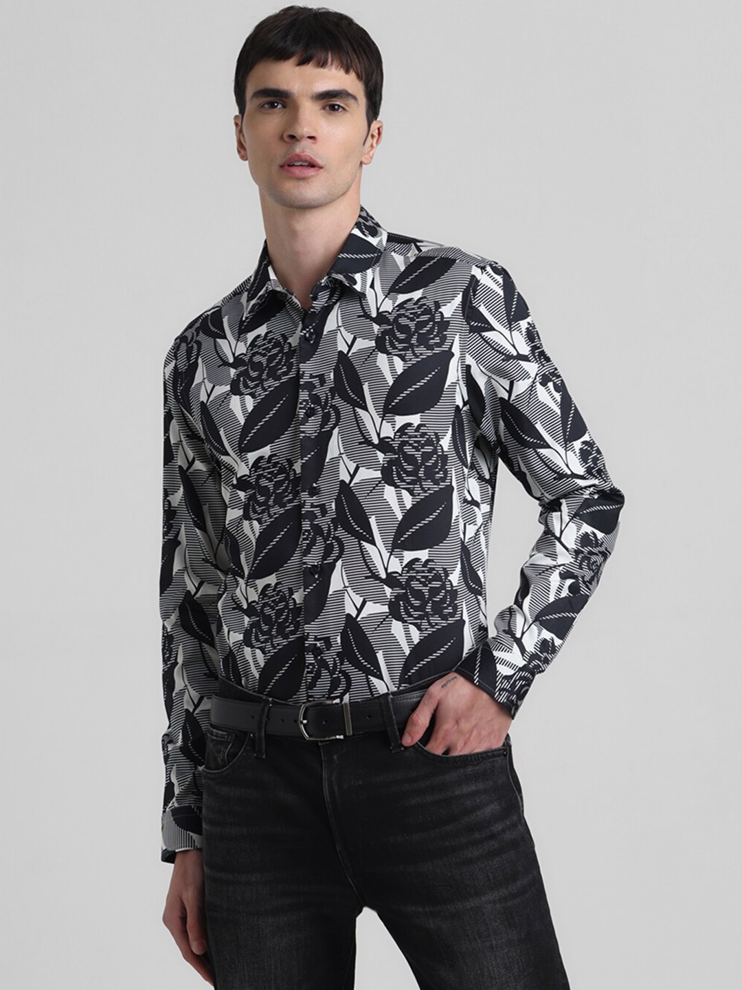Jack & Jones Francesco Slim Fit Floral Printed Spread Collar Cotton Casual Shirt, Black
Jack & Jones Francesco Slim Fit Floral Printed Spread Collar Cotton Casual Shirt, Black