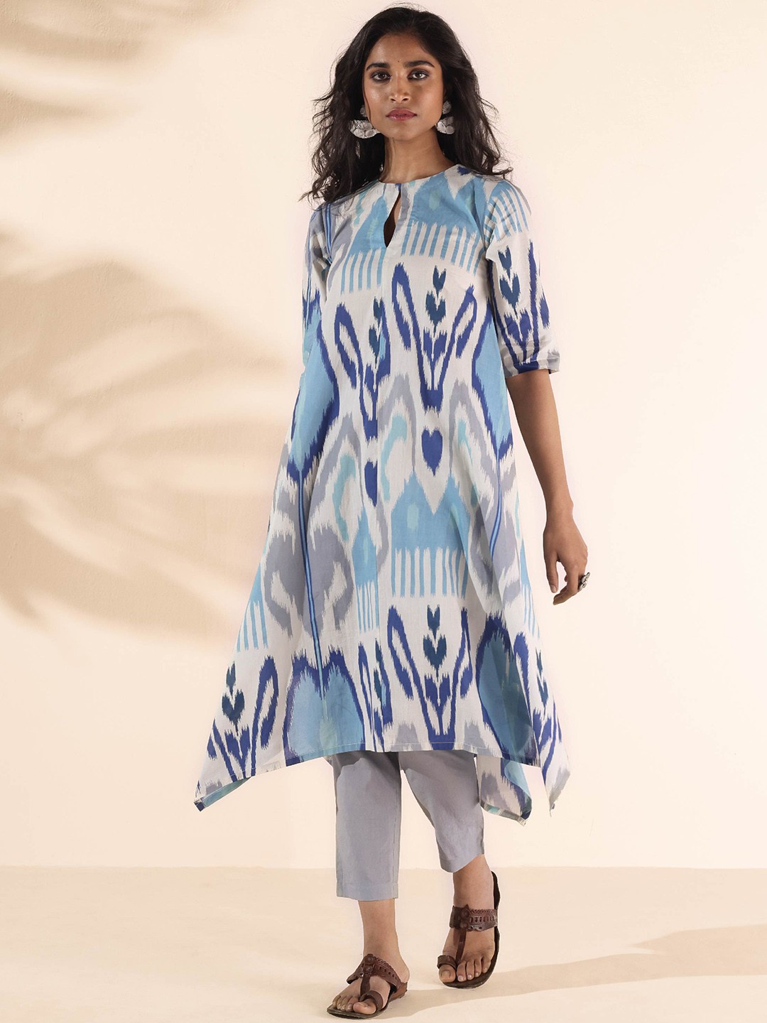 trueBrowns Women Ethnic Motifs Printed Regular Pure Cotton Kurta with Trousers, White
trueBrowns Women Ethnic Motifs Printed Regular Pure Cotton Kurta with Trousers, White