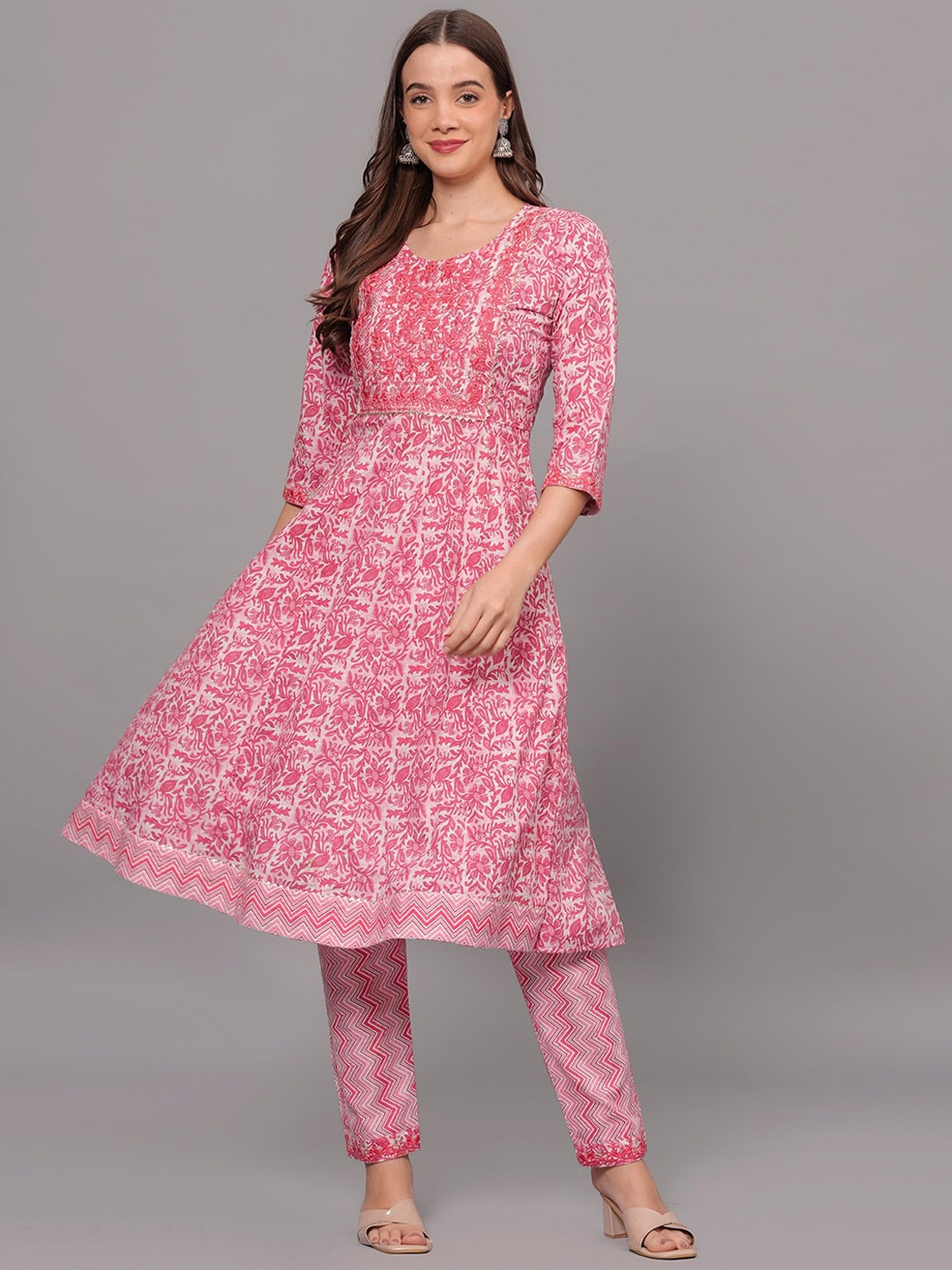 JAHIDA COMFORT WITH STYLE Women Ethnic Motifs Embroidered Empire Mirror Work Pure Cotton Kurta with Trousers, Pink
JAHIDA COMFORT WITH STYLE Women Ethnic Motifs Embroidered Empire Mirror Work Pure Cotton Kurta with Trousers, Pink