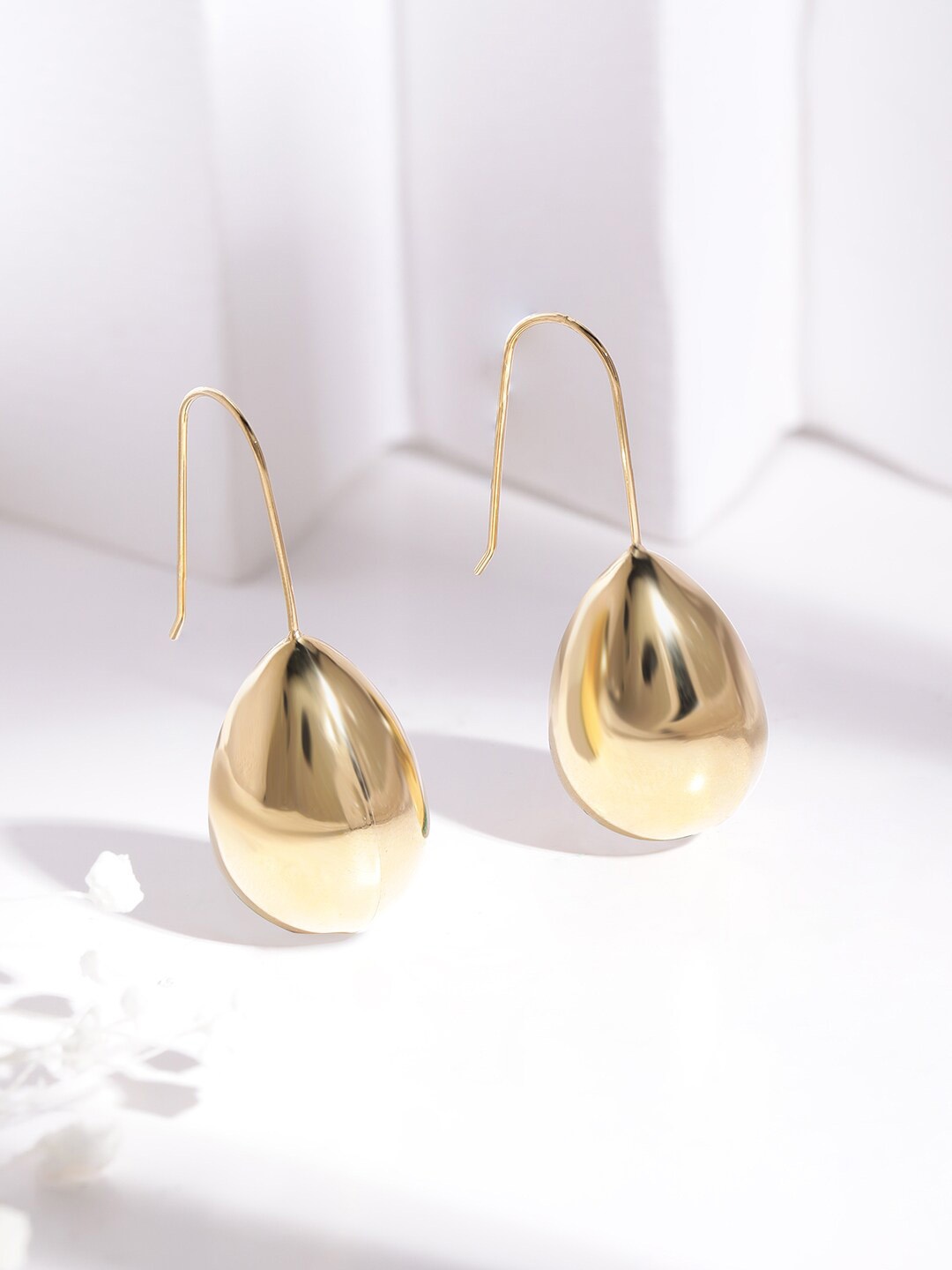 Rubans Voguish 18K Gold Plated Stainless Steel Tarnish Free Waterproof Pendulum Drop Earrings
Rubans Voguish 18K Gold Plated Stainless Steel Tarnish Free Waterproof Pendulum Drop Earrings