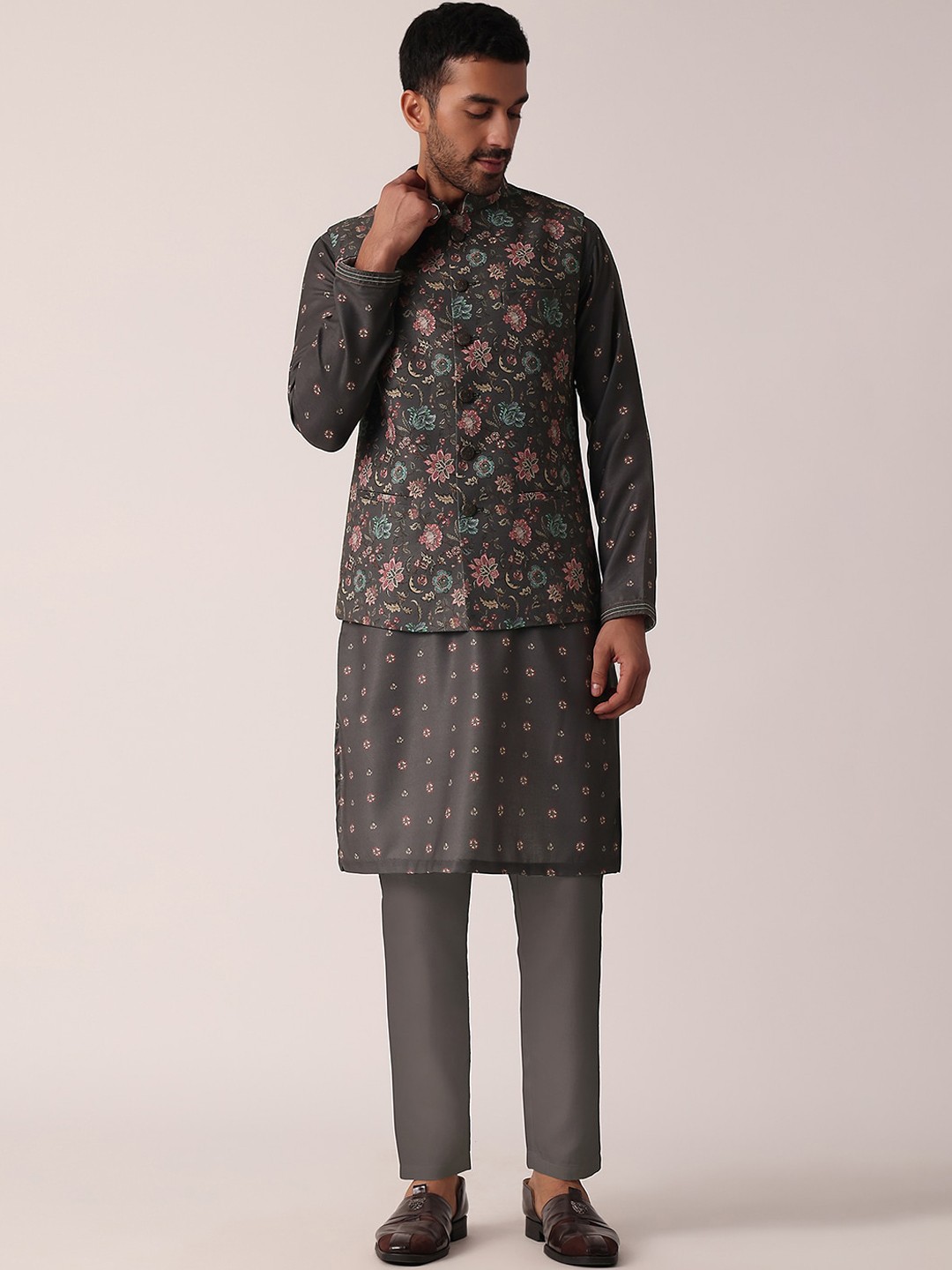 KALKI Fashion Ethnic Motifs Printed Mandarin Collar Kurta with Trousers & Jacket, Grey
KALKI Fashion Ethnic Motifs Printed Mandarin Collar Kurta with Trousers & Jacket, Grey