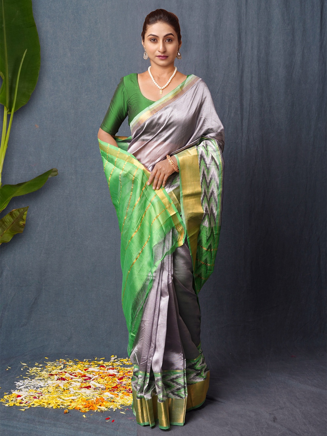 Unnati Silks Zari Handloom Mangalagiri Saree, Grey