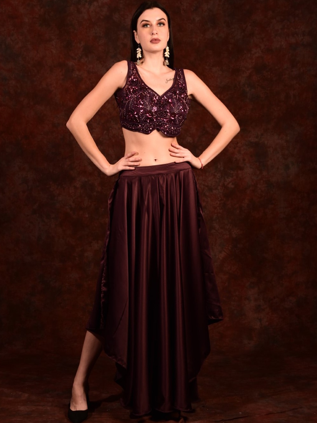 Laalzari Embellished Sleeveless Satin Crop Top & High Low Palazzo With Net Shrug, Burgundy
Laalzari Embellished Sleeveless Satin Crop Top & High Low Palazzo With Net Shrug, Burgundy