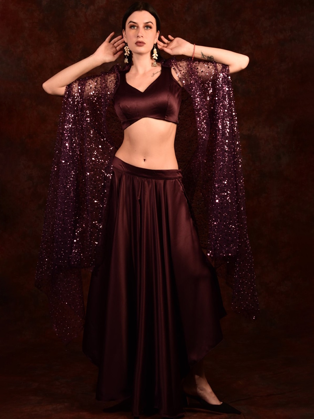 Laalzari Sweetheart Neck Sleeveless Satin Crop Top with Skirt & Embellished Shrug, Burgundy
Laalzari Sweetheart Neck Sleeveless Satin Crop Top with Skirt & Embellished Shrug, Burgundy
