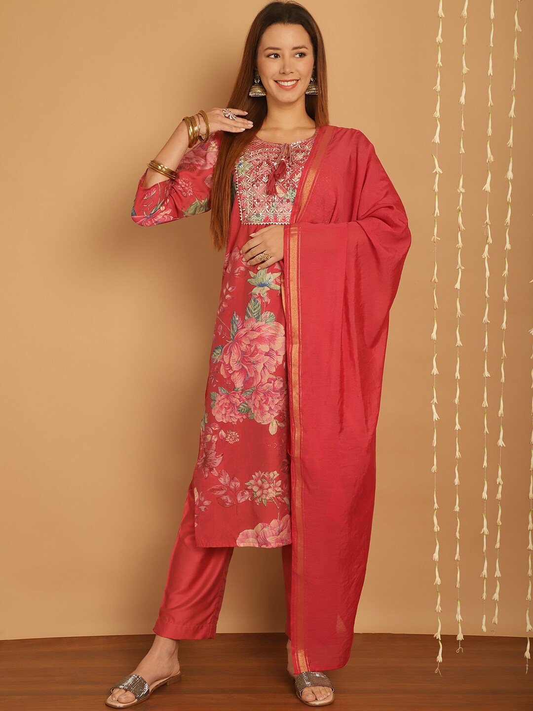 Aawari Floral Printed Regular Thread Work Chanderi Silk Kurta with Trousers & With Dupatta, Red
Aawari Floral Printed Regular Thread Work Chanderi Silk Kurta with Trousers & With Dupatta, Red