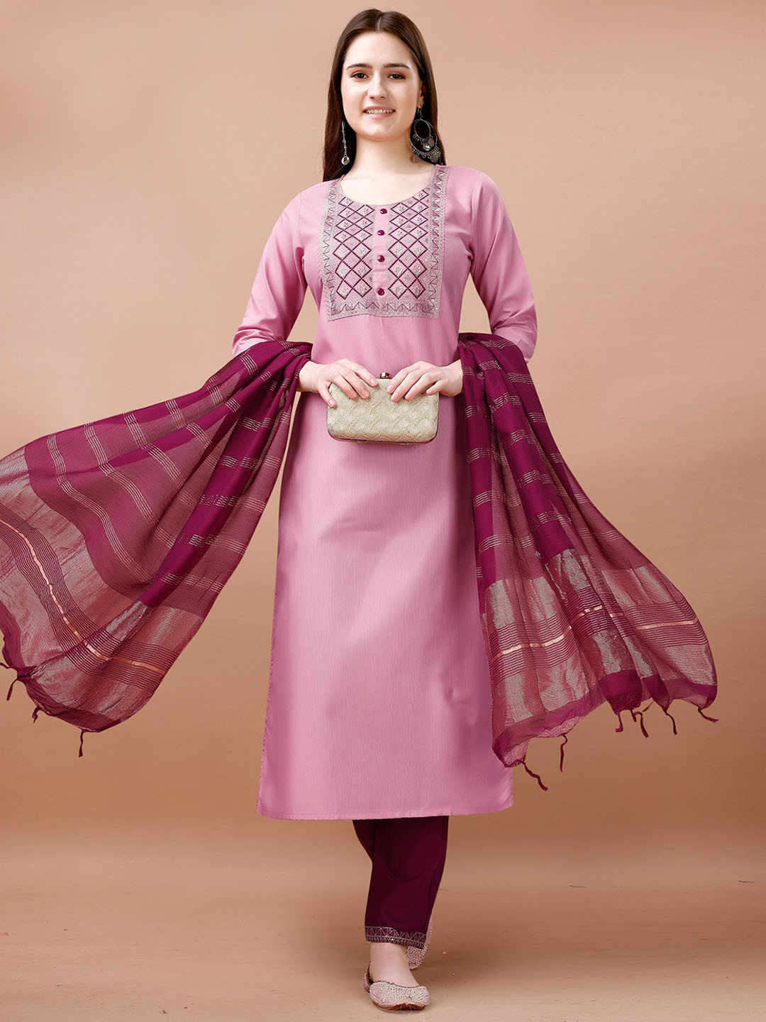 Ekasya Round Neck Floral Embroidered Regular Thread Work Pure Cotton Kurta Set, Pink
Ekasya Round Neck Floral Embroidered Regular Thread Work Pure Cotton Kurta Set, Pink