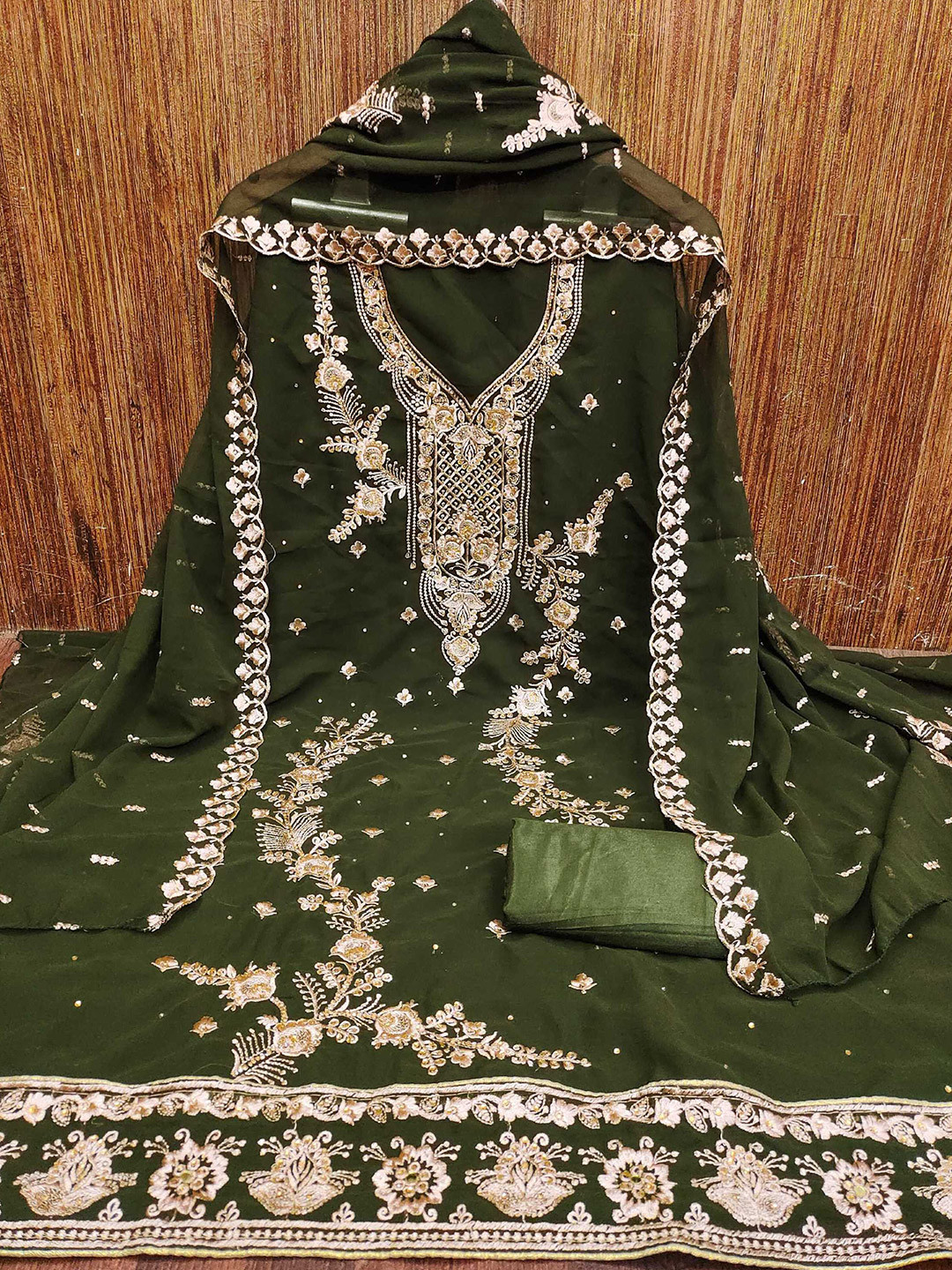 KALINI Floral Embroidered Unstitched Dress Material, Green
KALINI Floral Embroidered Unstitched Dress Material, Green