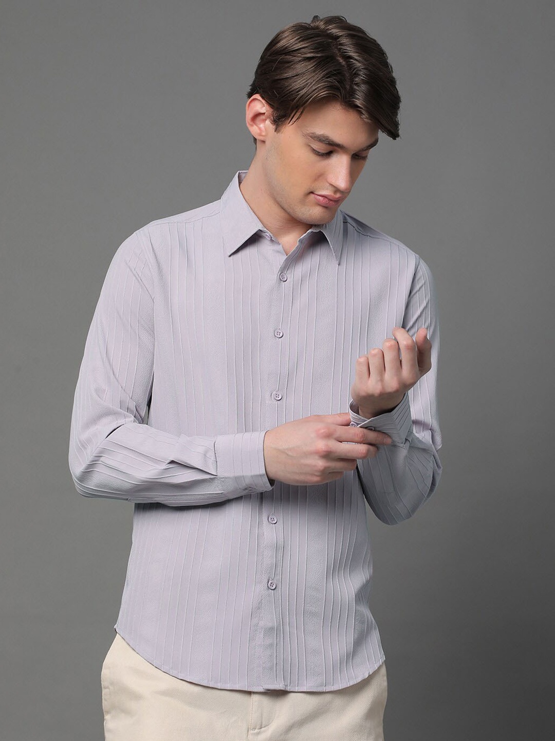 Voroxy Spread Collar Long Sleeves Classic Striped Regular Fit Casual Shirt, Lavender
Voroxy Spread Collar Long Sleeves Classic Striped Regular Fit Casual Shirt, Lavender