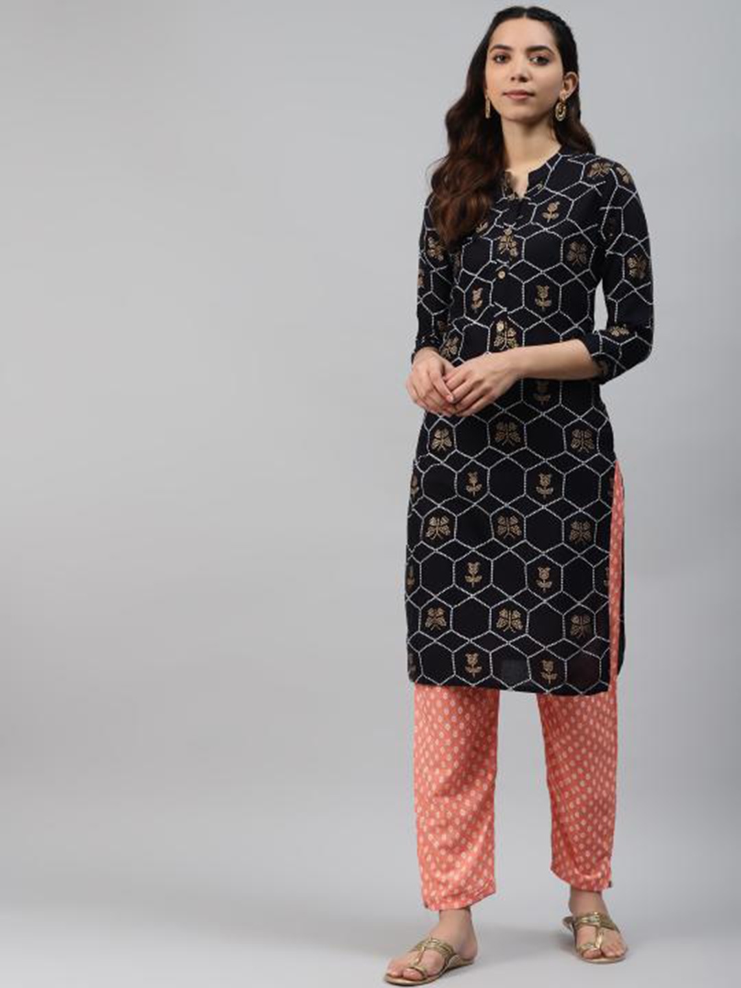 HIGHLIGHT FASHION EXPORT Floral Printed Mandarin Collar Straight Kurta with Trousers, Black
HIGHLIGHT FASHION EXPORT Floral Printed Mandarin Collar Straight Kurta with Trousers, Black