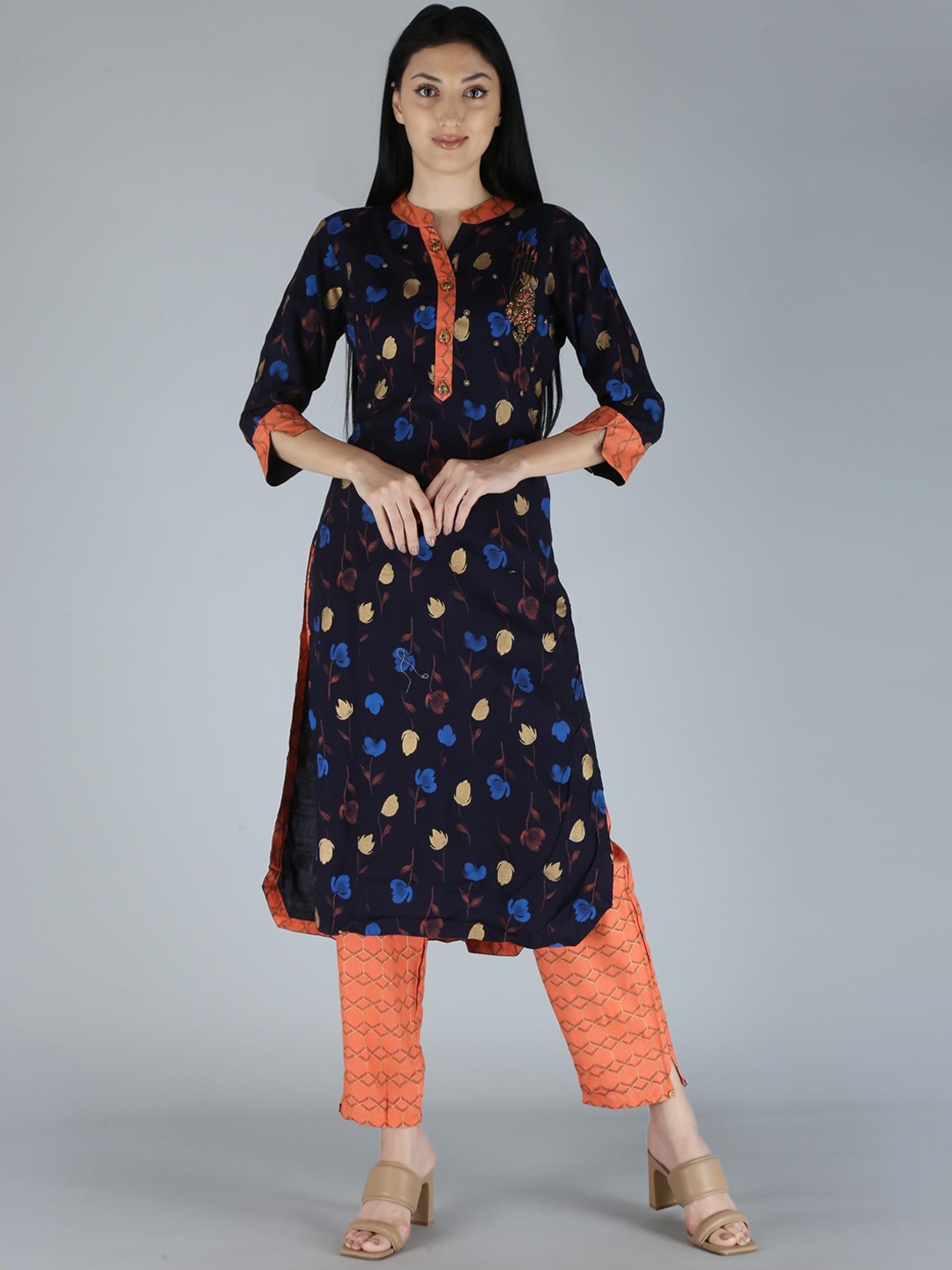 HIGHLIGHT FASHION EXPORT Floral Printed Regular Zardozi Kurta with Trousers, Navy blue
HIGHLIGHT FASHION EXPORT Floral Printed Regular Zardozi Kurta with Trousers, Navy blue
