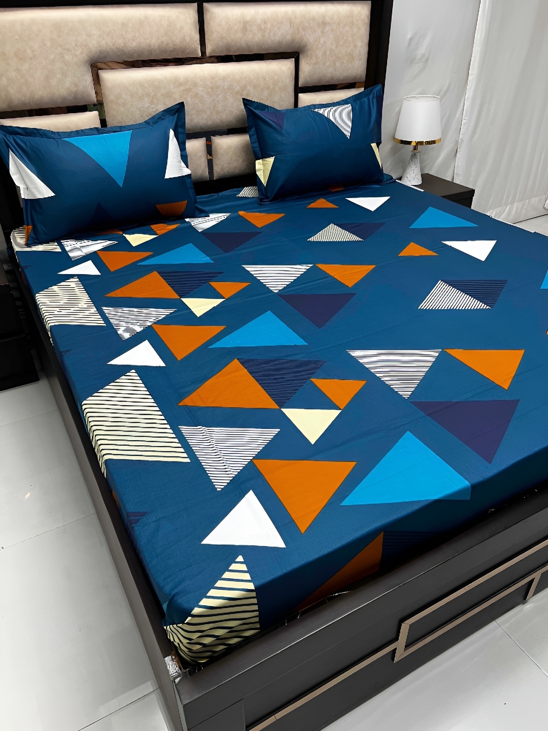 Pure Decor Blue & Mustard Geometric 400 TC Cotton King Bedsheet with 2 Pillow Covers
Pure Decor Blue & Mustard Geometric 400 TC Cotton King Bedsheet with 2 Pillow Covers
