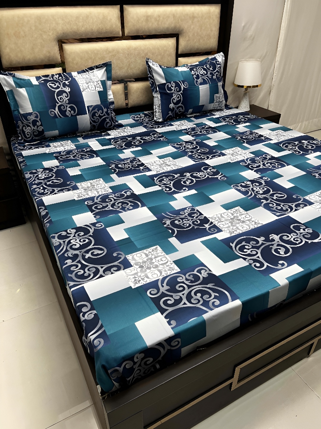Pure Decor Blue & White Ethnic Motifs 400 TC Cotton King Bedsheet with 2 Pillow Covers
Pure Decor Blue & White Ethnic Motifs 400 TC Cotton King Bedsheet with 2 Pillow Covers