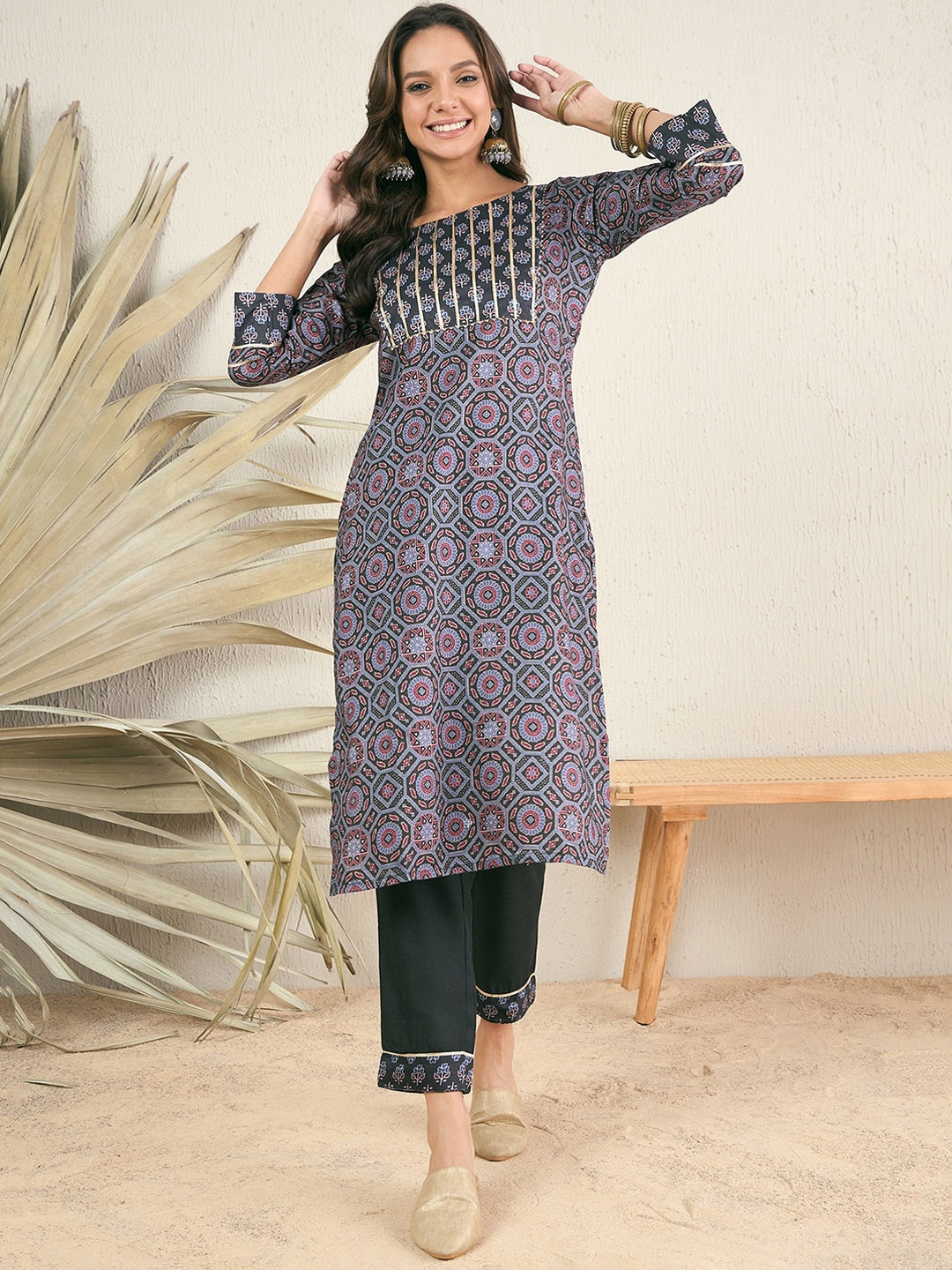MASSTANI BY INDDUS Ethnic Motifs Yoke Design Regular Straight Kurta With Trouser, Black
MASSTANI BY INDDUS Ethnic Motifs Yoke Design Regular Straight Kurta With Trouser, Black