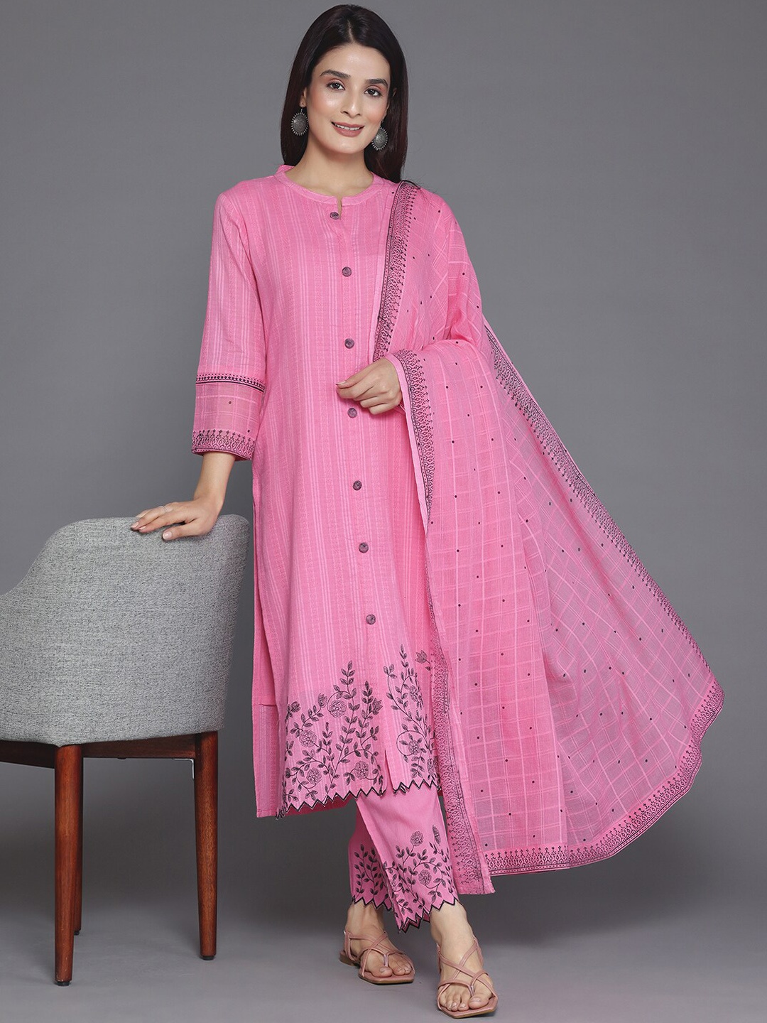 Libas Floral Embroidered Thread Work Pure Cotton Straight Kurta With Trousers & Dupatta, Pink
Libas Floral Embroidered Thread Work Pure Cotton Straight Kurta With Trousers & Dupatta, Pink