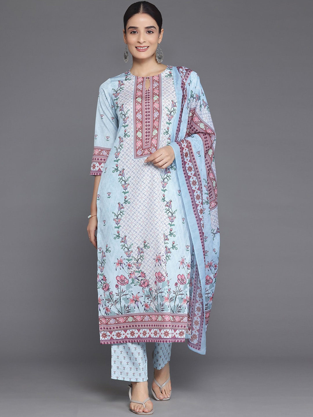 Libas Blue Ethnic Motifs Printed Keyhole Neck Straight Kurta With Trousers & Dupatta
Libas Blue Ethnic Motifs Printed Keyhole Neck Straight Kurta With Trousers & Dupatta
