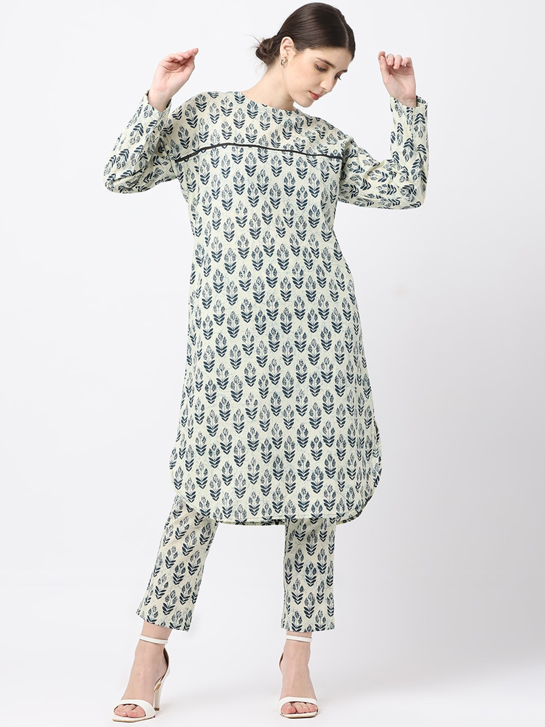 BLACK & BLAH BLAH Relaxed Fit Block Printed Pure Cotton Kurta and Trouser (Set of 2), Off white
BLACK & BLAH BLAH Relaxed Fit Block Printed Pure Cotton Kurta and Trouser (Set of 2), Off white