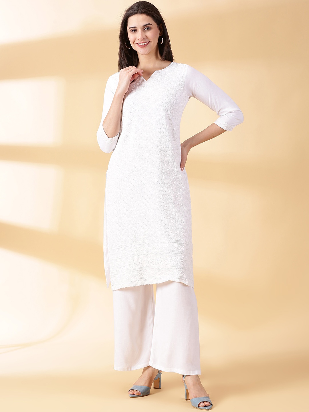 DIVINATION Women Ethnic Motifs Embroidered Regular Thread Work Kurta with Palazzos, White
DIVINATION Women Ethnic Motifs Embroidered Regular Thread Work Kurta with Palazzos, White