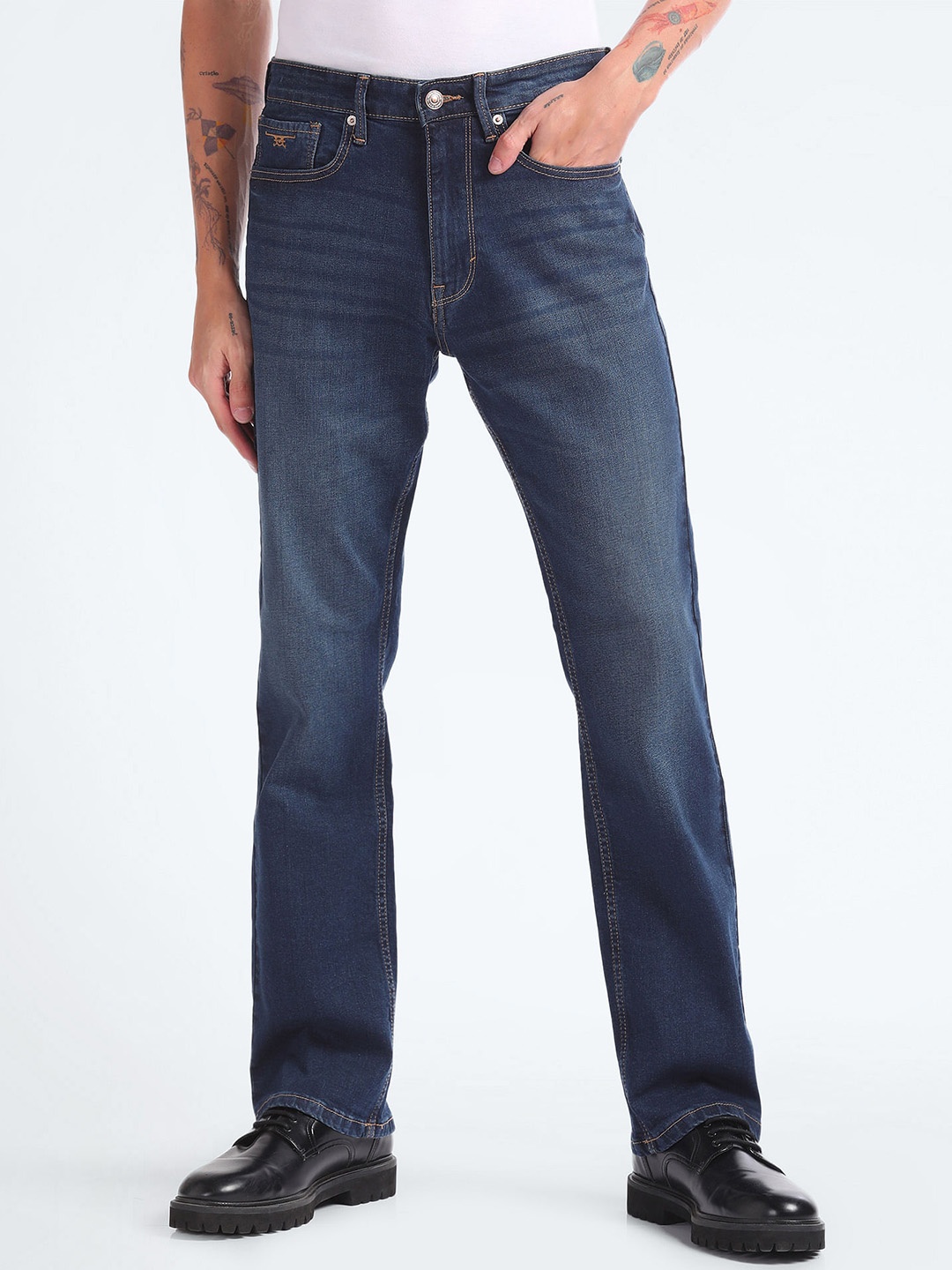 Flying Machine Men Bruce Bootcut Low Distress Light Fade Clean Look Stretchable Jeans, Blue
Flying Machine Men Bruce Bootcut Low Distress Light Fade Clean Look Stretchable Jeans, Blue