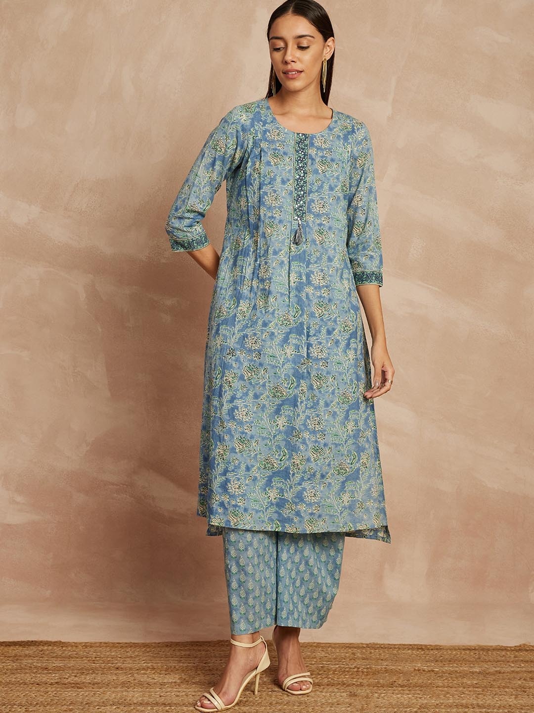 all about you Women Ethnic Motifs Printed Regular Thread Work Pure Cotton Kurta with Trousers, Grey
all about you Women Ethnic Motifs Printed Regular Thread Work Pure Cotton Kurta with Trousers, Grey