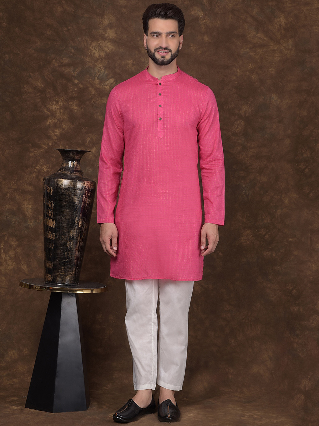 DEYANN Men Regular Kurta with Pyjamas, Pink 
DEYANN Men Regular Kurta with Pyjamas, Pink