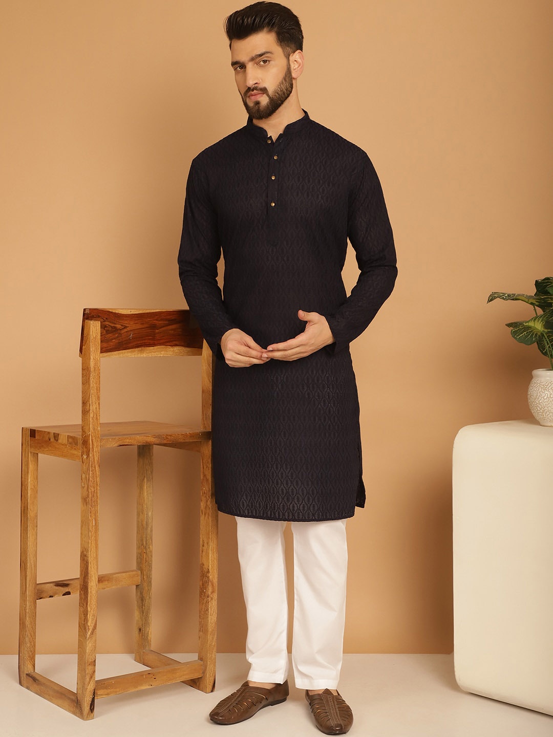 TREEMODA Men Ethnic Motifs Embroidered Regular Thread Work Pure Cotton Kurta with Pyjamas, Black
TREEMODA Men Ethnic Motifs Embroidered Regular Thread Work Pure Cotton Kurta with Pyjamas, Black