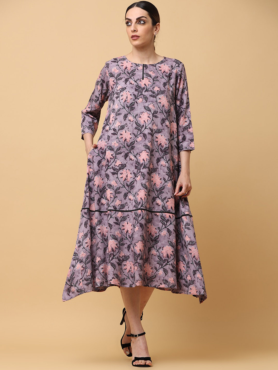 BLACK & BLAH BLAH Relaxed Fit Floral Printed Tiered Pure Cotton Midi Dress, Grey
BLACK & BLAH BLAH Relaxed Fit Floral Printed Tiered Pure Cotton Midi Dress, Grey