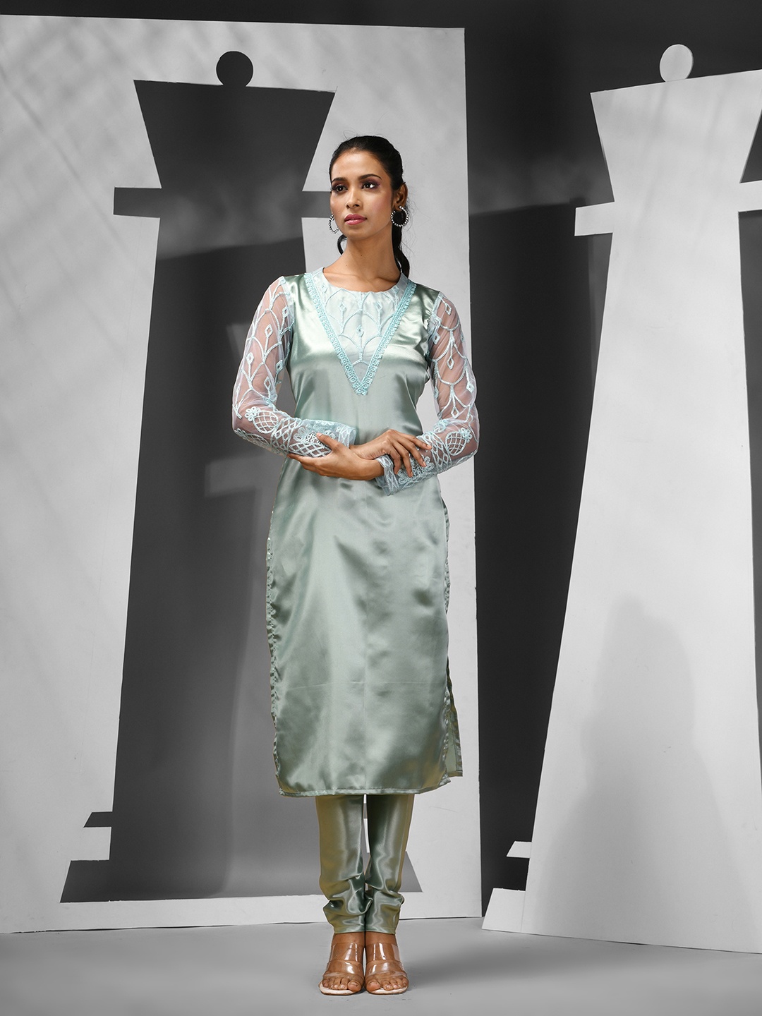 Charukriti Women Ethnic Motifs Yoke Design Regular Thread Work Kurta with Churidar, Sea green
Charukriti Women Ethnic Motifs Yoke Design Regular Thread Work Kurta with Churidar, Sea green