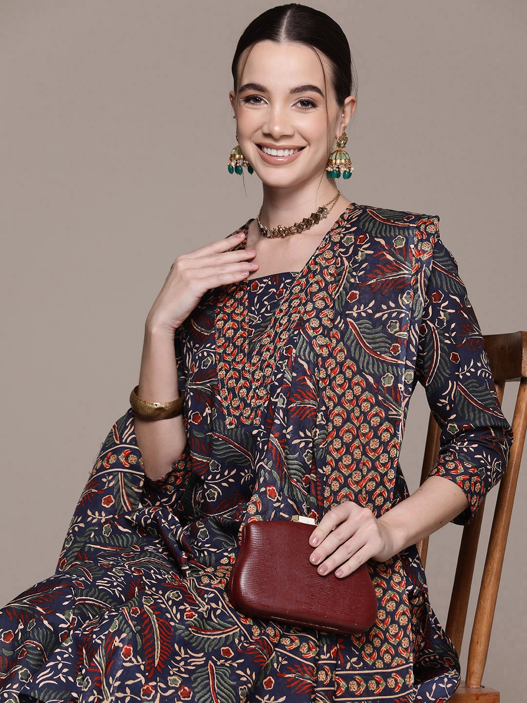 Readiprint Women Printed Regular Sequinned Pure Cotton Kurta with Palazzos & With Dupatta, Navy blue
Readiprint Women Printed Regular Sequinned Pure Cotton Kurta with Palazzos & With Dupatta, Navy blue