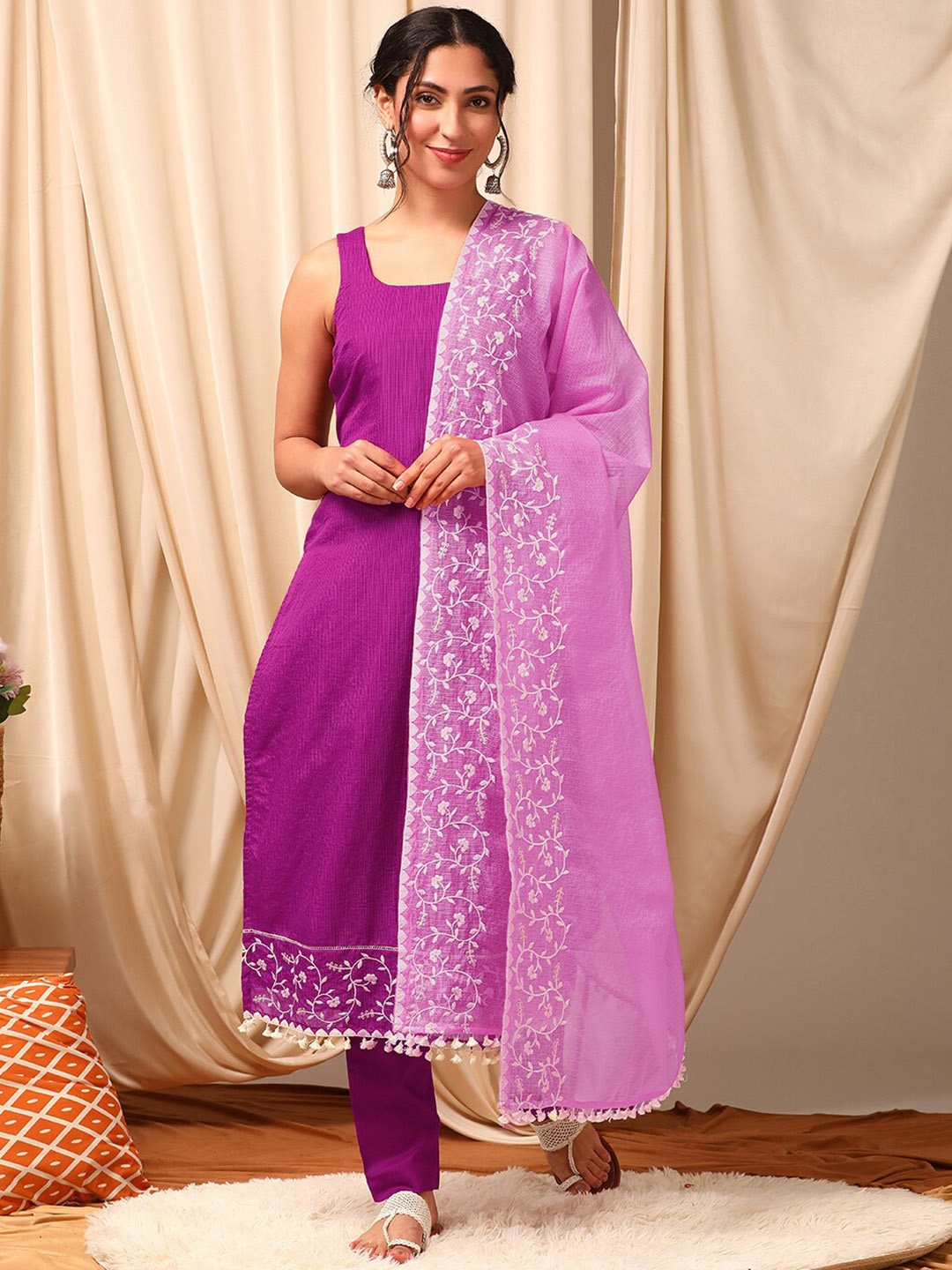 Inddus Women Floral Embroidered Regular Thread Work Kurta with Trousers & With Dupatta, Purple
Inddus Women Floral Embroidered Regular Thread Work Kurta with Trousers & With Dupatta, Purple